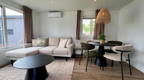 Paardekreek - Lodge Zilverplevier woonkamer 2.jpg