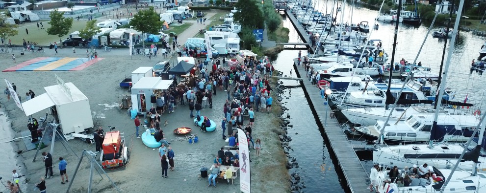 Bier & Wijn strand.JPG
