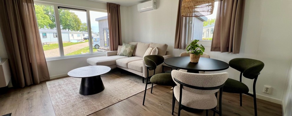 Paardekreek - Lodge Zilverplevier woonkamer 3.jpg